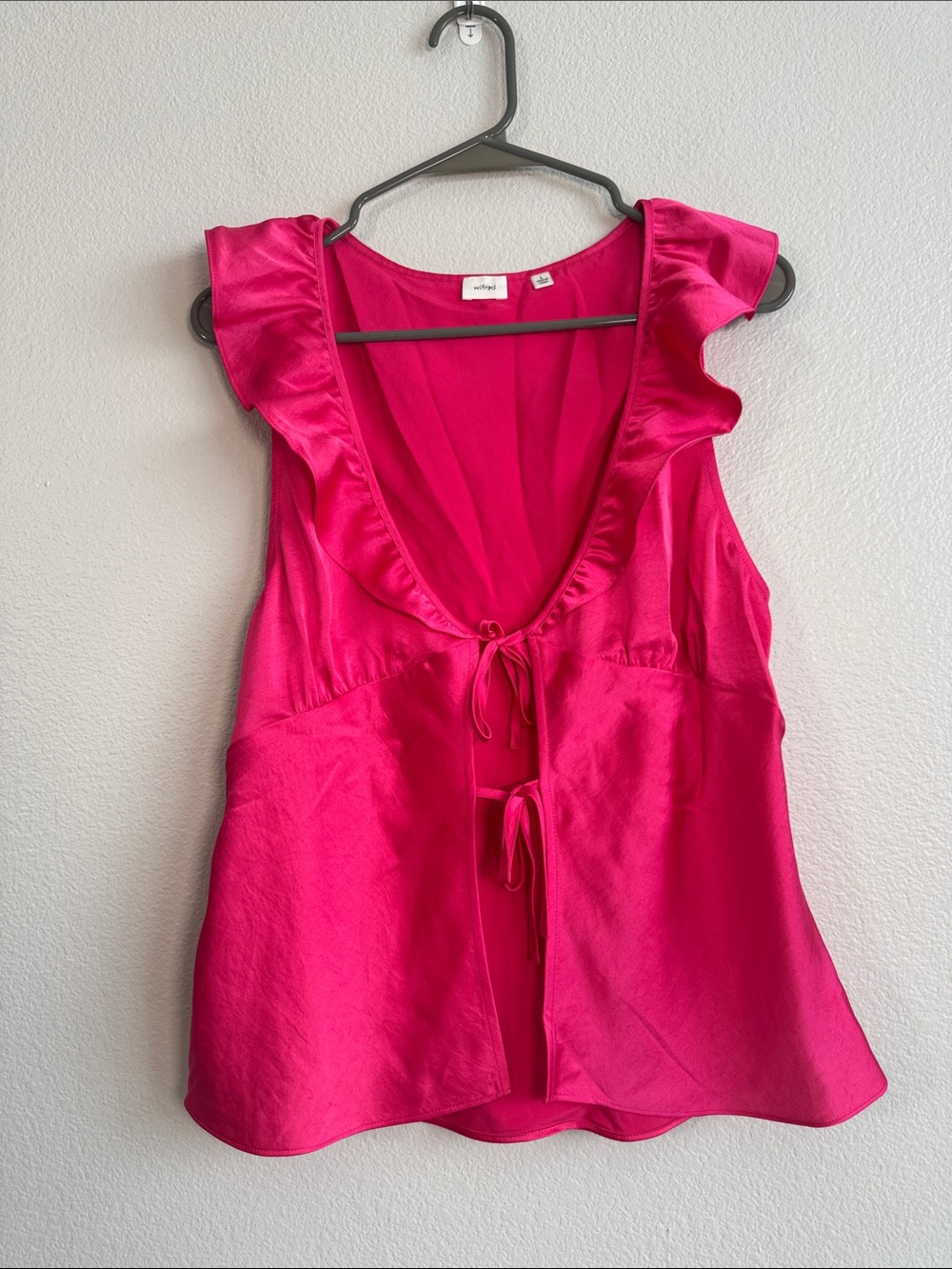 NWT Wilfred Tonka Satin Blouse in Bright Rose Pink - L - Picture 2 of 5